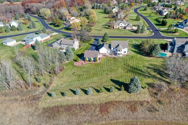 W284N4919 Roosevelts Quay, Pewaukee, WI 53072
