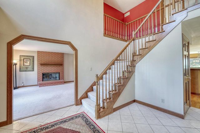 W284N4919 Roosevelts Quay, Pewaukee, WI 53072