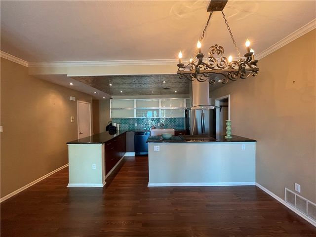 520 S Chaparral St 301, Corpus Christi, TX 78401