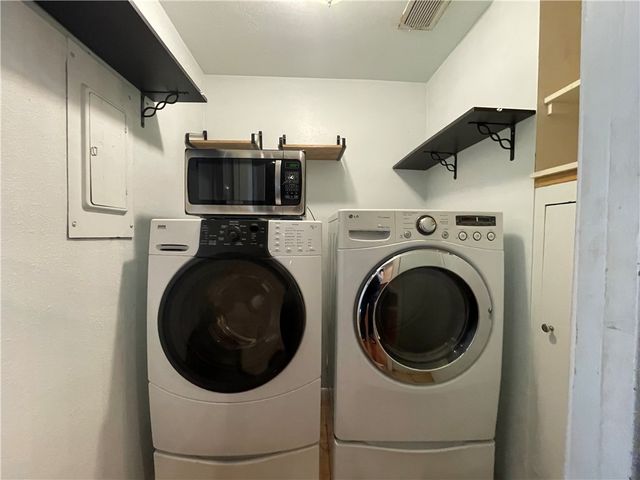 520 S Chaparral St 301, Corpus Christi, TX 78401