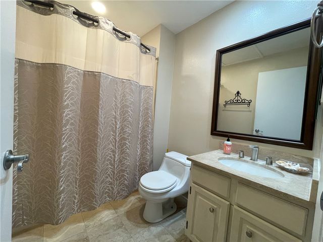 520 S Chaparral St 301, Corpus Christi, TX 78401