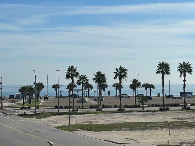 520 S Chaparral St 301, Corpus Christi, TX 78401