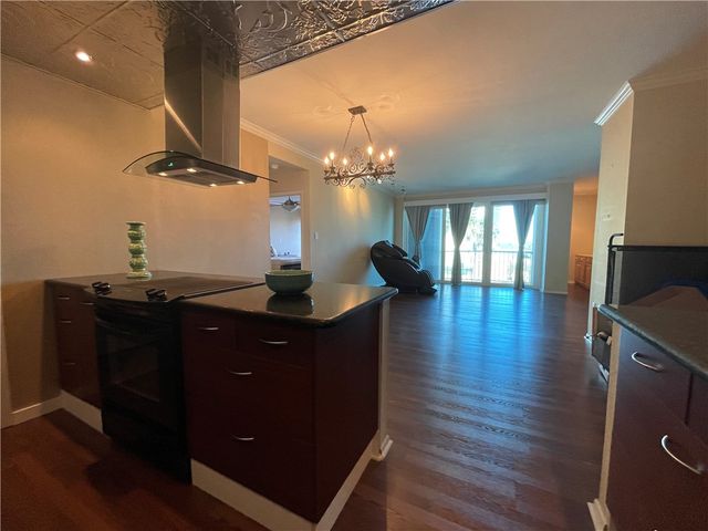 520 S Chaparral St 301, Corpus Christi, TX 78401