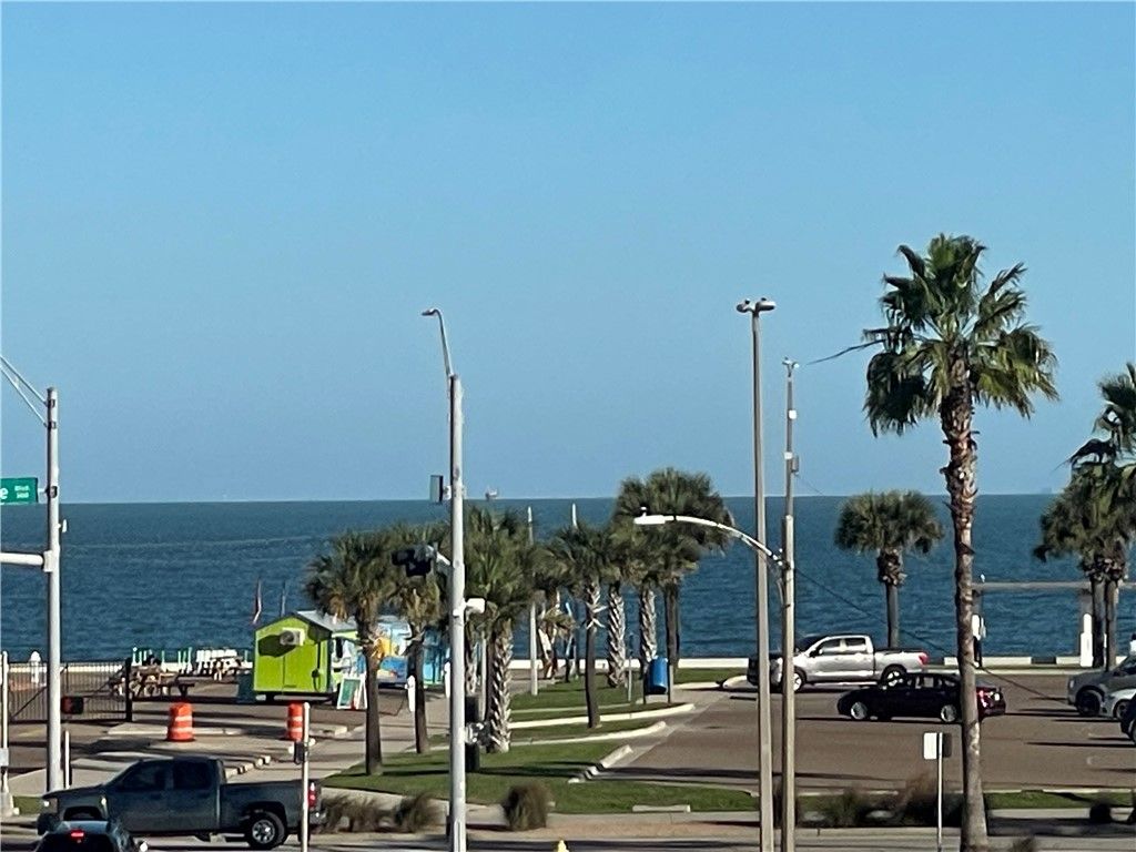 520 S Chaparral St 301, Corpus Christi, TX 78401 — photo 4