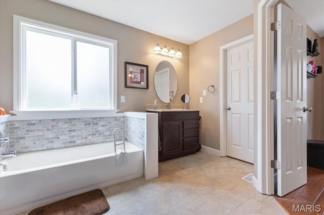 1910 Homefield Prairie Court, O'fallon, MO 63366