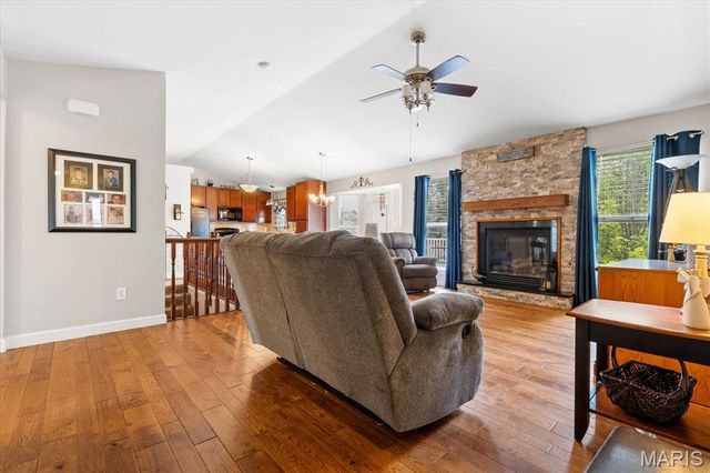 1910 Homefield Prairie Court, O'fallon, MO 63366