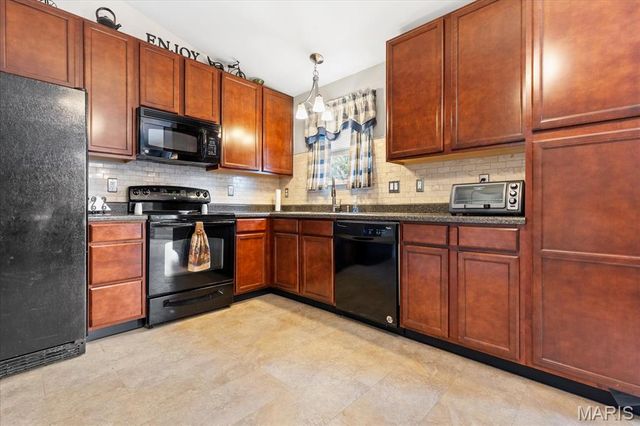 1910 Homefield Prairie Court, O'fallon, MO 63366
