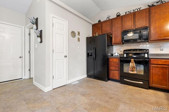 1910 Homefield Prairie Court, O'fallon, MO 63366