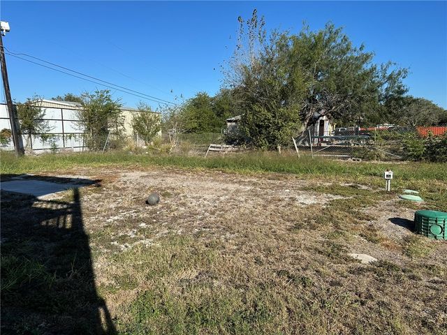 3152 Meadow, Robstown, TX 78380