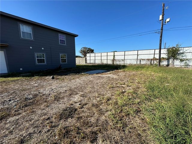 3152 Meadow, Robstown, TX 78380