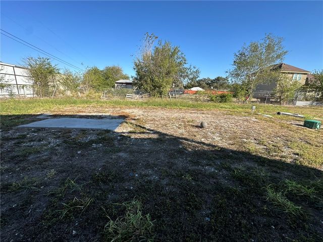 3152 Meadow, Robstown, TX 78380