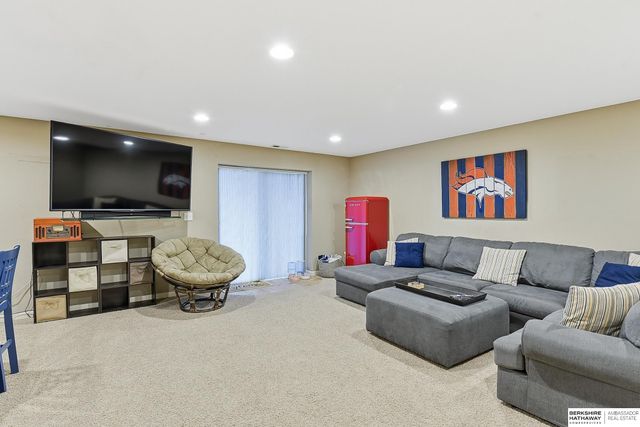 20816 Honeysuckle Drive, Omaha, NE 68022