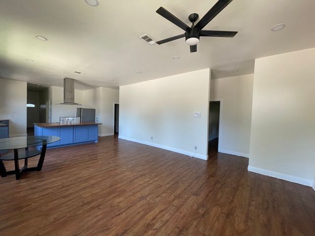 3423 S Harwood Street, Dallas, TX 75215