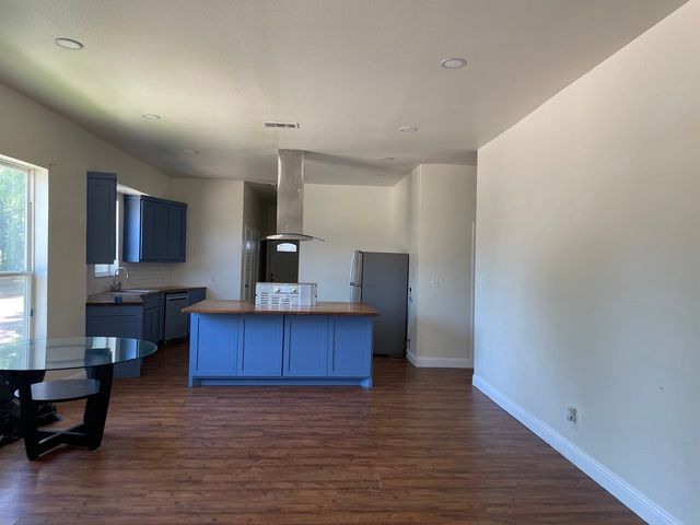 3423 S Harwood Street, Dallas, TX 75215