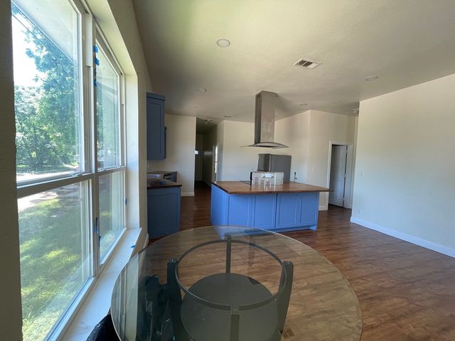3423 S Harwood Street, Dallas, TX 75215