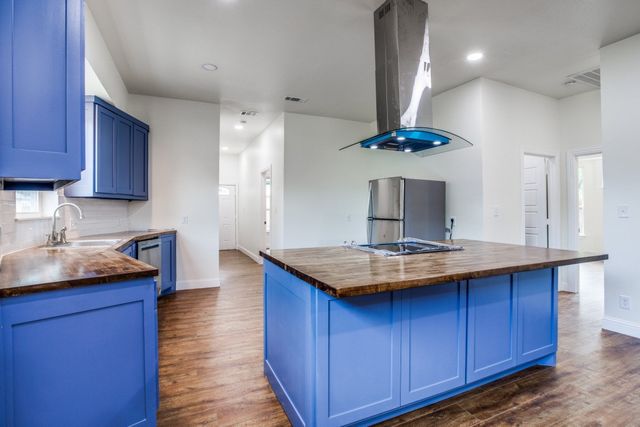 3423 S Harwood Street, Dallas, TX 75215