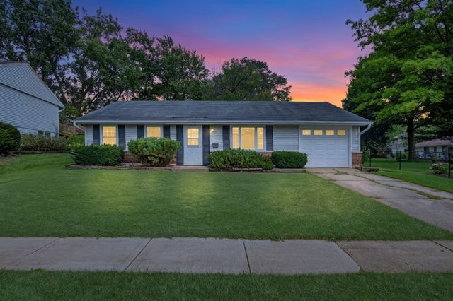 527 Sherwood Drive, Streamwood, IL 60107
