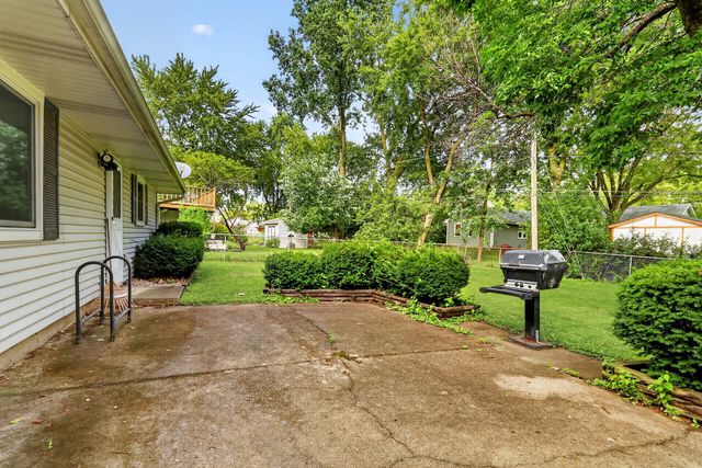 527 Sherwood Drive, Streamwood, IL 60107