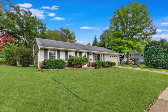 527 Sherwood Drive, Streamwood, IL 60107