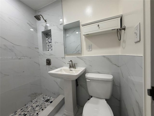2520 NW 155th St, Miami Gardens, FL 33054