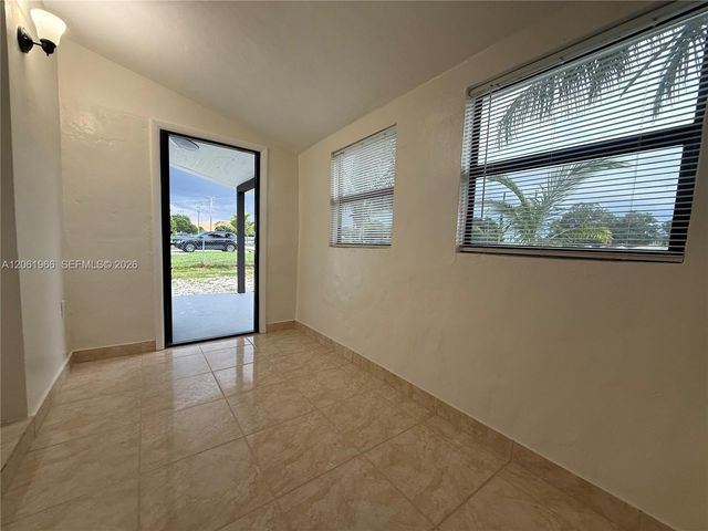 2520 NW 155th St, Miami Gardens, FL 33054