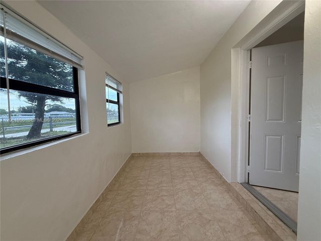2520 NW 155th St, Miami Gardens, FL 33054