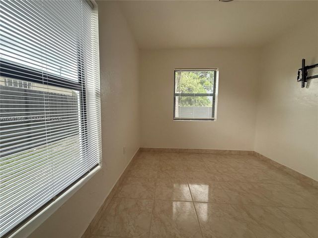2520 NW 155th St, Miami Gardens, FL 33054