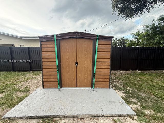 2520 NW 155th St, Miami Gardens, FL 33054