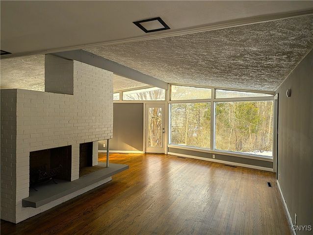 13 Farview Circle, Camillus, NY 13031