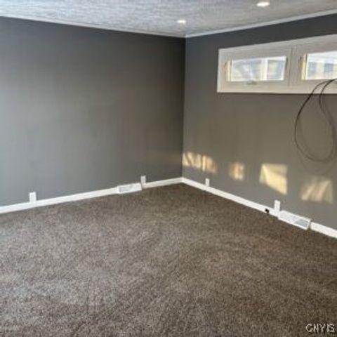 13 Farview Circle, Camillus, NY 13031