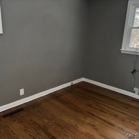 13 Farview Circle, Camillus, NY 13031