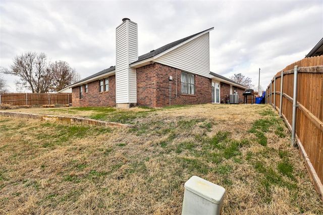 2820 NW Dalewood Place, Norman, OK 73071