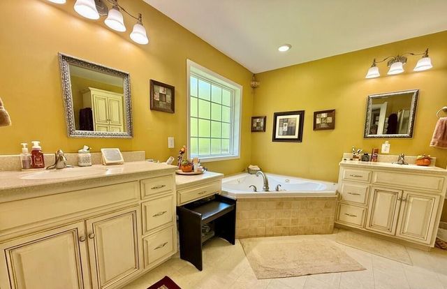 100 Flamingo RD, Bassett, VA 24055