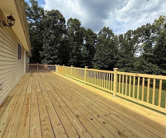 100 Flamingo RD, Bassett, VA 24055