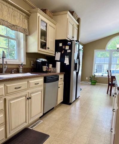 100 Flamingo RD, Bassett, VA 24055