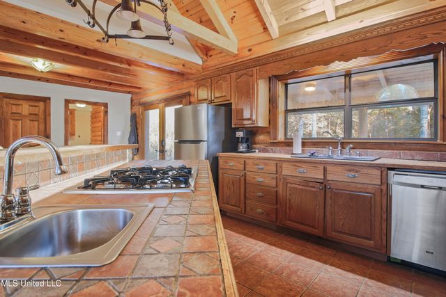 17542 Jones Lane, Saucier, MS 39574