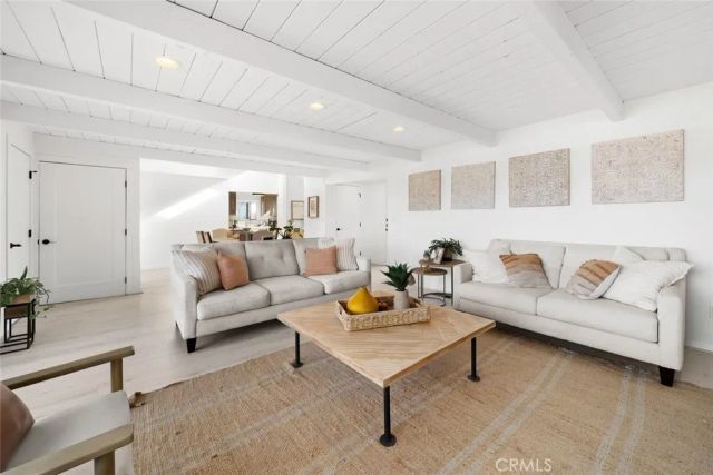 363 N 5th St, Grover Beach, CA 93433