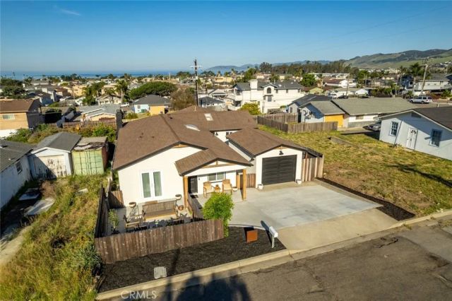363 N 5th St, Grover Beach, CA 93433