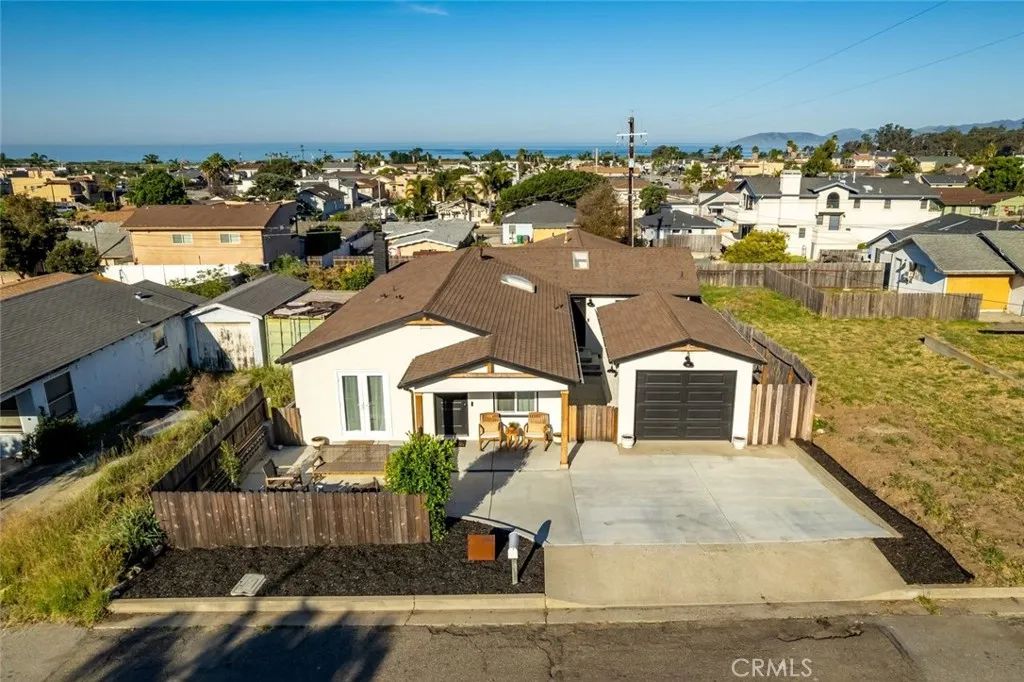 363 N 5th St, Grover Beach, CA 93433