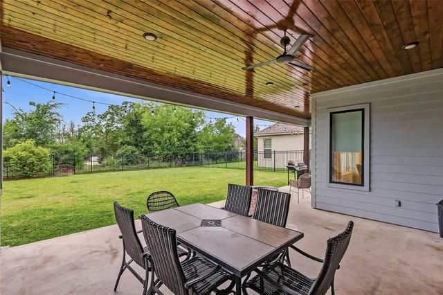 2852 Persimmon Ridge Court, Bryan, TX 77807