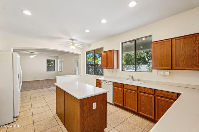8248 W CHARTER OAK Road, Peoria, AZ 85381