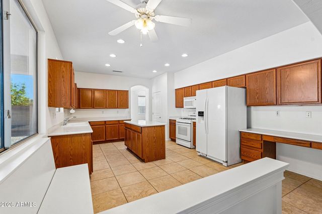 8248 W CHARTER OAK Road, Peoria, AZ 85381