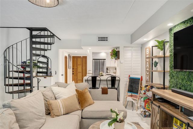 3214 W Trade Ave III-5, Miami, FL 33133