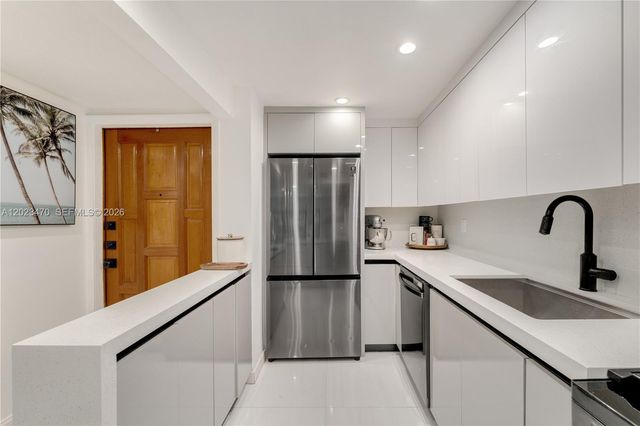 3214 W Trade Ave III-5, Miami, FL 33133