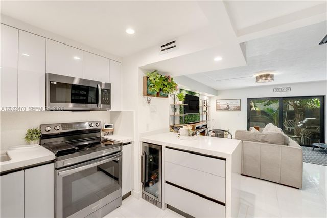 3214 W Trade Ave III-5, Miami, FL 33133