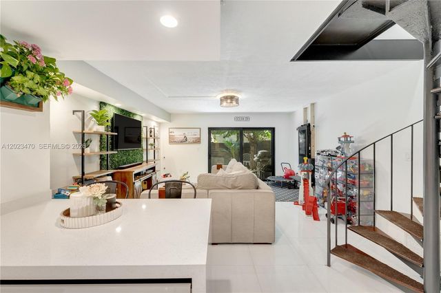 3214 W Trade Ave III-5, Miami, FL 33133