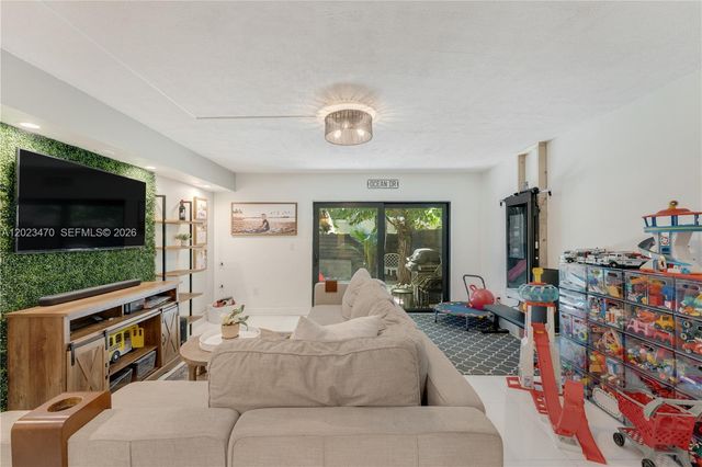 3214 W Trade Ave III-5, Miami, FL 33133