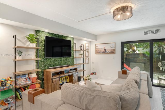 3214 W Trade Ave III-5, Miami, FL 33133