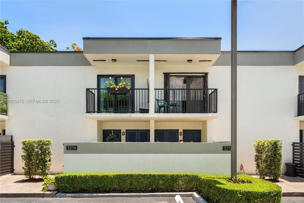 3214 W Trade Ave III-5, Miami, FL 33133