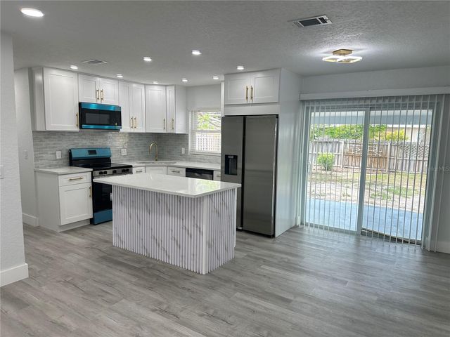 6405 S MANHATTAN AVENUE, Tampa, FL 33616